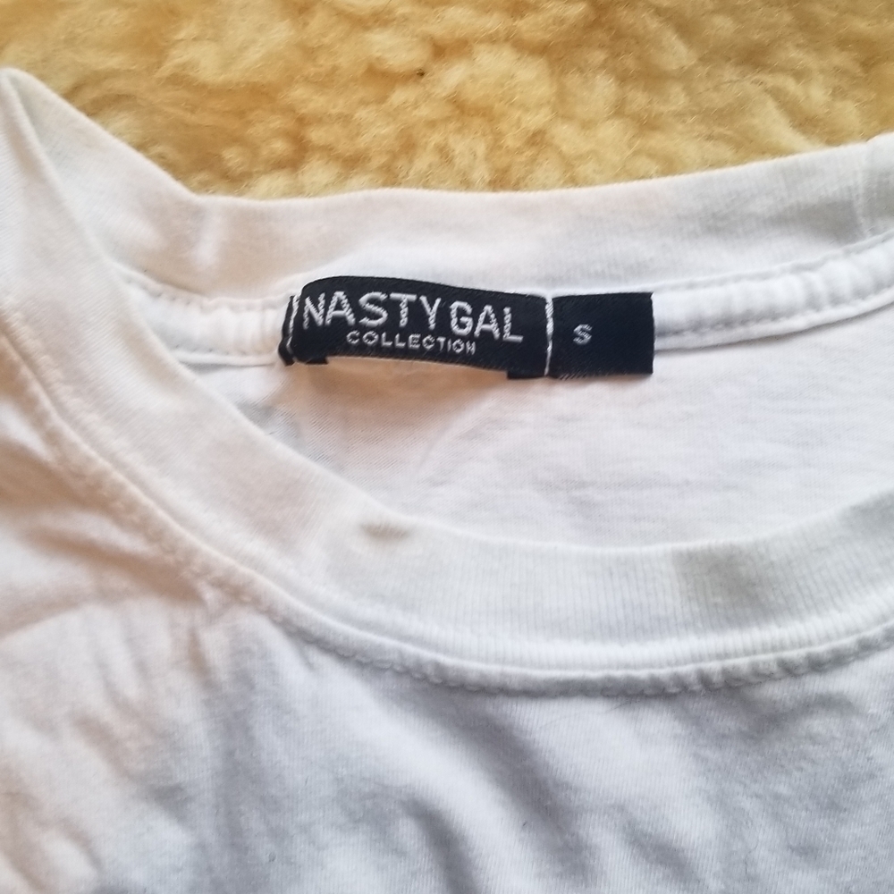 Nastgal single-line art T-shirt